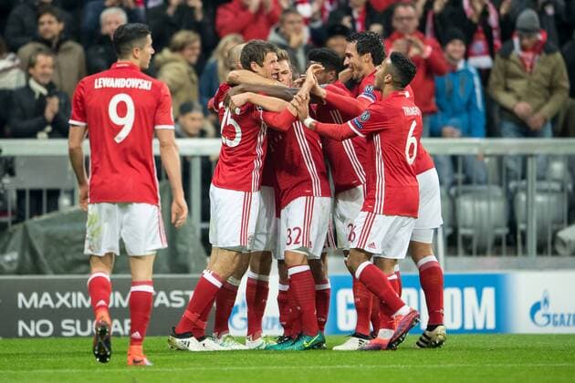 Bilder des Tages - SPORT Thomas Mueller (FC Bayern Muenchen 25), Thiago Alcantara (FC Bayern Muenchen 6) und Mats Hummels (FC Bayern Muenchen 5) beim Championsleague Spiel zwischen Bayern Muenchen und dem PSV Eindhoven am 19.10.2016, Muenchen Copyright: xSchülerx xEibner-Pressefotox EP_jse