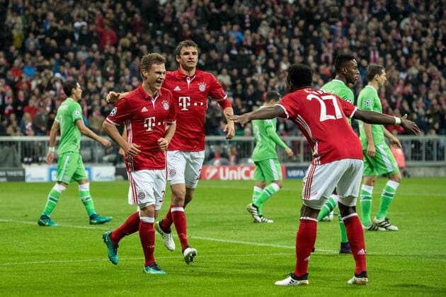 Joshua Kimmich (FC Bayern Muenchen 32), Thomas Mueller (FC Bayern Muenchen 25) und David Alaba (FC Bayern Muenchen 27) beim Torjubel nach dem Treffer zum 2:0 beim Championsleague Spiel zwischen Bayern Muenchen und dem PSV Eindhoven am 19.10.2016, Muenchen Copyright: xSchülerx xEibner-Pressefotox EP_jse