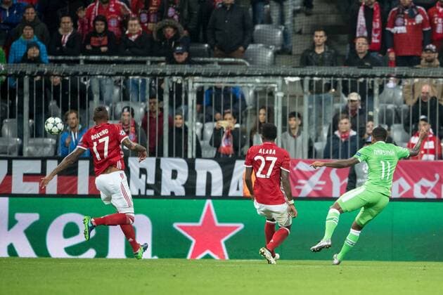 Luciano Narsingh (PSV Eindhoven 11) mit dem Tor zum 2:1 gegen David Alaba (FC Bayern Muenchen 27) und Jerome Boateng (FC Bayern Muenchen 17) beim Championsleague Spiel zwischen Bayern Muenchen und dem PSV Eindhoven am 19.10.2016, Muenchen Copyright: xSchülerx xEibner-Pressefotox EP_jse