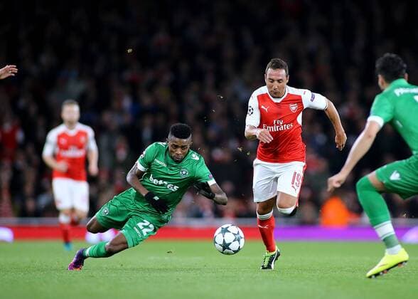 19.10.2016. Emirates Stadium, London, England. UEFA Champions League Football. Arsenal versus PFC Ludogorets Razgrad. Arsenal Midfielder Santi Cazorla takes the ball past Ludogorets Midfielder Johnatan Cafu xMarkxKertonx  ActionPlus11801771