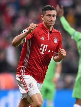 FUSSBALL CHAMPIONS LEAGUE SAISON 2016 2017 GRUPPENPHASE FC Bayern Muenchen - PSV Eindhoven 19.10.2016 Torjubel nach dem 3:1 Robert Lewandowski (FC Bayern Muenchen) 