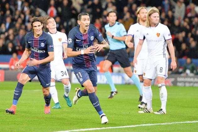 Fußball, CL, Paris St. Germain - FC Basel 11 ANGEL DI MARIA (psg) - 09 EDINSON CAVANI (psg) - Fussball, Champions League, Paris Saint Germain PSG vs. FC Basel - 19 10 2016 AnthonyBIBARD FEP Panoramic 