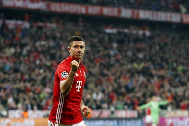 Robert Lewandowski of Bayern Munichduring the Champions League group D match between FC Bayern Munich and PSV on October 19, 2016 at the Allianz Arena in Munich, Germany Bayern Munich v PSV UEFA Champions League 2016 2017 xVIxxIVx 6426525
