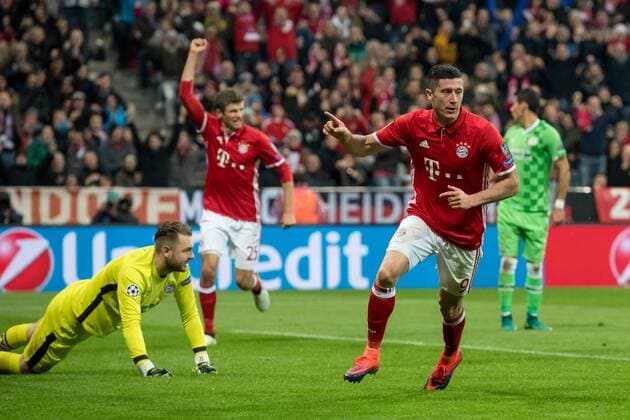 Robert Lewandowski (FC Bayern Muenchen 9) beim Torjubel nach dem Treffer zum 3:1 beim Championsleague Spiel zwischen Bayern Muenchen und dem PSV Eindhoven am 19.10.2016, Muenchen Copyright: xSchülerx xEibner-Pressefotox EP_jse