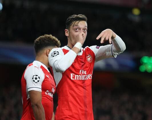 Fußball, CL, Mesut Özil erzielt gegen Ludogorez Rasgrad einen Hattrick Arsenal s Mesut Ozil celebrates scoring his sides fifth goal during the Champions League group A match at the Emirates Stadium, London. Picture date October 19th, 2016 Pic David Klein Sportimage EDITORIAL USE ONLY. No use with unauthorised audio, video, data, fixture lists, club league logos or live services. Online in-match use limited to 120 images, no video emulation. No use in betting, games or single club league player publications.