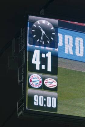 GER, UEFA CL, FC Bayern Muenchen (GER) vs PSV Eindhoven (NED) 19.10.2016, Allianz Arena, Muenchen, GER, UEFA CL, FC Bayern Muenchen (GER) vs PSV Eindhoven (NED) , Gruppe D, im Bild Endstand auf der Anzeigetafel 4-1 Foto © nordphoto Straubmeier nordphotox xStraubmeier