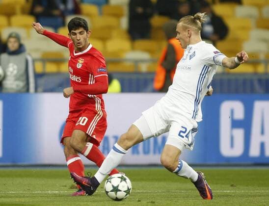 October 19, 2016 - Benfica Jonas. (L ) vies with Dynamo Domagoj Vida (R ) during the UEFA Champions League Group stage match between FC Dynamo Kiev and Benfica FC at the Olympic Stadium in Kiev on 19 October , 2016. The UEFA Champions League Group stage match between FC Dynamo Kiev and Benfica FC - ZUMAs334 20161019_zap_s334_019