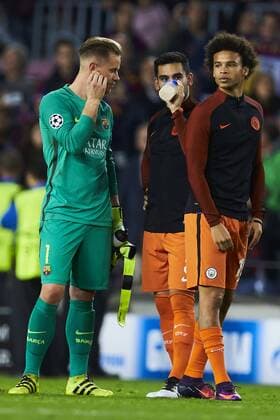 19.10.2016, xslx, Fussball UEFA Champions League, FC Barcelona Barca - FC Manchester City, emspor, v.l. Marc-Andre Ter Stegen (FC Barcelona), Ilkay Gundogan (Manchester City), Leroy Sane (Manchester City) Barcelona