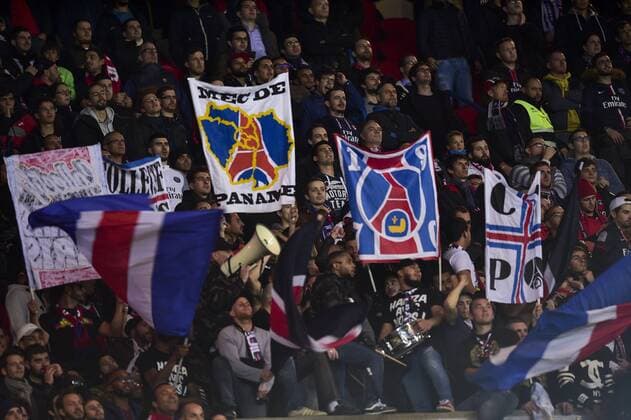 Fans - Fussball, Champions League, Paris Saint Germain PSG - 19 10 2016 JBAutissier Panoramic 