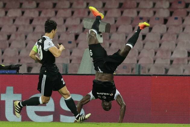 Fußball, SSC Neapel - Besiktas Istanbul Vincent Aboubakar Besiktas, goal celebration Napoli 19-10-2016 SSC Napoli vs. Besiktas Istanbul Football Calcio UEFA Champions League 2016 2017 Group B. SSC Napoli vs. Besiktas Istanbul cesarexpurini