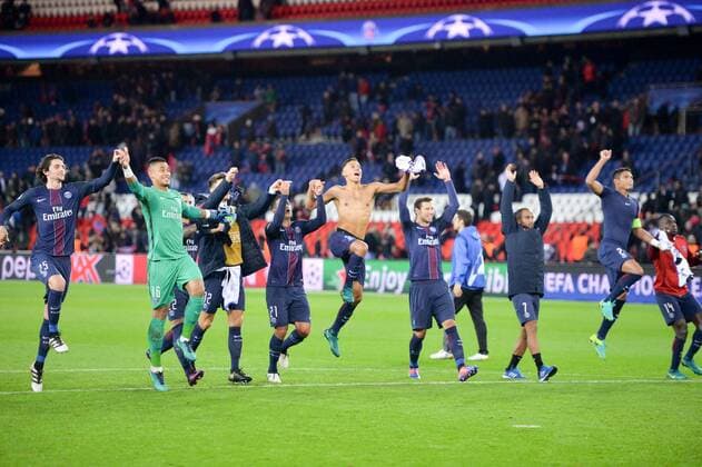 02 THIAGO SILVA (psg) - 25 Adrien Rabiot (psg) - 05 MARQUINHOS (psg) - 16 Alphonse AREOLA (psg) - 07 LUCAS MOURA (psg) - 04 Grzegorz Krychowiak (psg) - Fussball, Champions League, Paris Saint Germain PSG vs. FC Basel - 19 10 2016 AnthonyBIBARD FEP Panoramic 