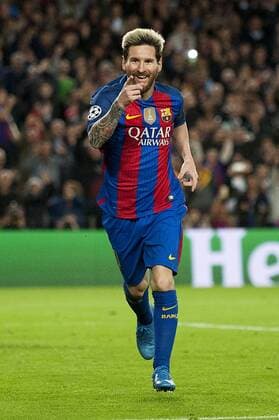 Bilder des Tages - SPORT (161020) -- BARCELONA, Oct. 20, 2016 -- Barcelona s Lionel Messi celebrates scoring during the UEFA Champions League Group C football match between Barcelona and Manchester City at the Camp Nou stadium in Barcelona, Spain, Oct. 19, 2016. Barcelona won 4-0. ) (SP)SPAIN-BARCELONA-UEFA CHAMPIONS LEAGUE LinoxDexVallier 