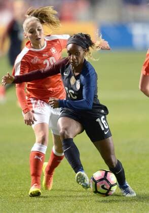 Fußball, Länderspiel, Damen, USA - Schweiz October 19, 2016: United States of America defender Crystal Dunn (16) drives past Switzerland defender Sandrine Mauron (20) during a game between the United States of America Women s soccer vs Switzerland. The United States of America defeated Switzerland 4-0 in a friendly soccer match held at the Rio Tinto Stadium in Sandy, Utah. (Photo by Boyd Ivey Icon Sportswire). SOCCER: OCT 19 Women s - USA v Switzerland Icon2481610191016 EDITORIAL USE ONLY