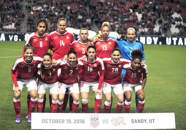 Fußball, Länderspiel, Damen, USA - Schweiz October 19, 2016: Team Switzerland poses for a Team Photo before a game between the United States of America Women s soccer vs Switzerland. The United States of America defeated Switzerland 4-0 in a friendly soccer match held at the Rio Tinto Stadium in Sandy, Utah. (Photo by Boyd Ivey Icon Sportswire). SOCCER: OCT 19 Women s - USA v Switzerland Icon2481610191017 EDITORIAL USE ONLY