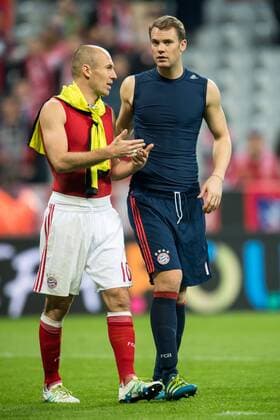 Torwart Manuel Neuer (FC Bayern Muenchen 1) und Arjen Robben (FC Bayern Muenchen 10) beim Championsleague Spiel zwischen Bayern Muenchen und dem PSV Eindhoven am 19.10.2016, Muenchen Copyright: xSchülerx xEibner-Pressefotox EP_jse