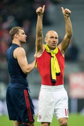Arjen Robben (FC Bayern Muenchen 10) bedankt sich bei den Eindhovener Fans mit Torwart Manuel Neuer (FC Bayern Muenchen 1) beim Championsleague Spiel zwischen Bayern Muenchen und dem PSV Eindhoven am 19.10.2016, Muenchen Copyright: xSchülerx xEibner-Pressefotox EP_jse