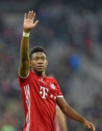 19.10.2016, Fussball Champions-League 2016 2017, Vorrunde 3.Spieltag, FC Bayern München - PSV Eindhoven, in der Allianzarena München. David Alaba (FC Bayern München) bedankt sich nach dem Spiel bei den Fans. 