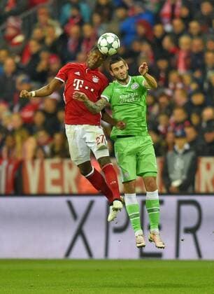 19.10.2016, Fussball Champions-League 2016 2017, Vorrunde 3.Spieltag, FC Bayern München - PSV Eindhoven, in der Allianzarena München. David Alaba (FC Bayern München) gegen Gaston Pereiro (PSV Eindhoven) 