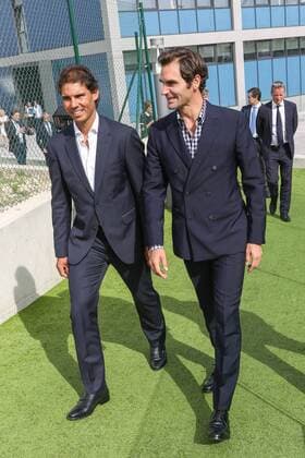 Rafael Nadal (30) und Roger Federer (35), die beiden Tennisspieler bei der Einweihung der Movistar The Rafael Nadal Tennis Academy am 19.10.2016 in Mallorca, Spain The Rafa Nadal Academy by Movistar Tennis Academy Inauguration Ceremony auf Mallorca, 2016 
