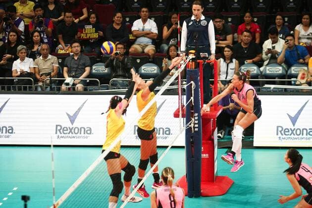 Philippines: Pomi-CAS Vs PSL at FIVB in Manila Pomi Cassalmaggiore won in straight sets (3-0) over Manila PSL-F2 Logistiscs at the FIVB Women s Club World Championships at the Mall of Asia Arena in Pasay CIty.  JxGerardxSeguiax xPacificxPress