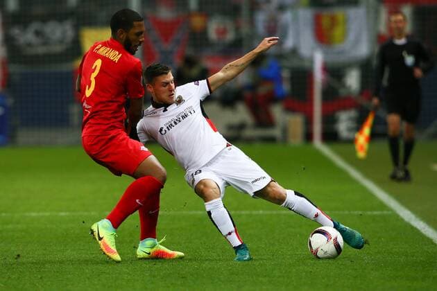 SOCCER - EL, RBS vs Nice SALZBURG,AUSTRIA,20.OCT.16 - SOCCER - UEFA Europa League, group stage, Red Bull Salzburg vs OGC Nice. Image shows Paulo Miranda (RBS) and Remi Walter (Nice). GEPAxpictures xFelixxRoittner