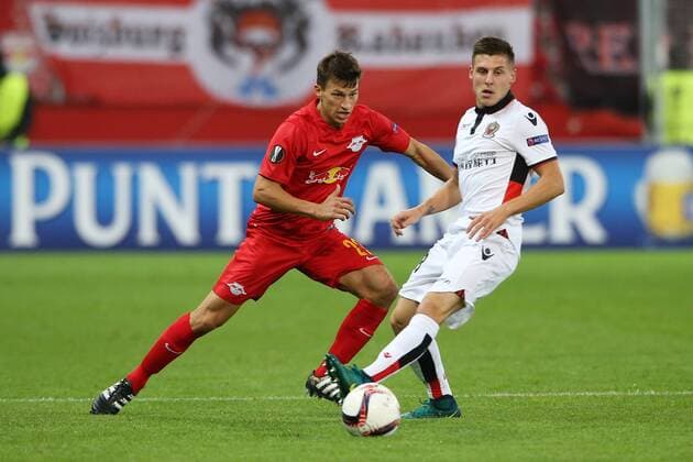 SOCCER - EL, RBS vs Nice SALZBURG,AUSTRIA,20.OCT.16 - SOCCER - UEFA Europa League, group stage, Red Bull Salzburg vs OGC Nice. Image shows Stefan Lainer (RBS) and Remi Walter (Nice). GEPAxpictures xMathiasxMandl