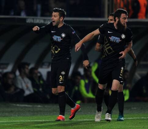 Osmanlispor s Raul Rusescu celebrates his goal with his team mates during Villareal - Osmanlispor European League Game at Ankara, 20th Oct. 2016. (Hikmet Saatci - Depo Photos)  15540775