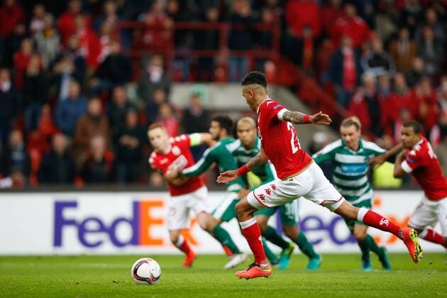 Standard s Junior Edmilson scores from penalty during a third game of the group stage (group G) of the Europa League competition between Belgian soccer team Standard de Liege and Greek soccer team Panathinaikos, Thursday 20 October 2016, in Liege. BRUNOxFAHY  x04962429x