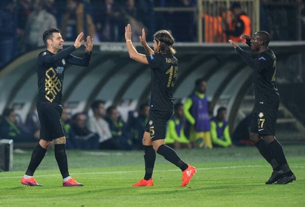 Osmanlispor s Raul Rusescu celebrates his goal with his team mates during Villareal - Osmanlispor European League Game at Ankara, 20th Oct. 2016. (Hikmet Saatci - Depo Photos)  15540777