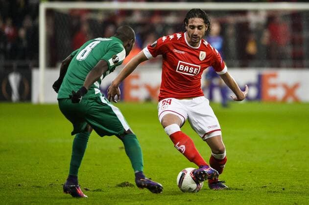 Panathinaikos forward Victor Ibarbo and Standard s Ishak Belfodil pictured during a third game of the group stage (group G) of the Europa League competition between Belgian soccer team Standard de Liege and Greek soccer team Panathinaikos, Thursday 20 October 2016, in Liege. NICOLASxLAMBERT  x04962448x