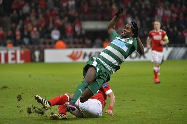 Bilder des Tages - SPORT Panathinaikos forward Victor Ibarbo and Standard s Konstantinos Laifis fight for the ball during a third game of the group stage (group G) of the Europa League competition between Belgian soccer team Standard de Liege and Greek soccer team Panathinaikos, Thursday 20 October 2016, in Liege. NICOLASxLAMBERT  x04962454x