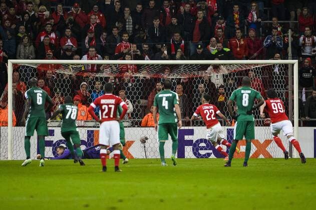 Standard s Junior Edmilson kicks a penalty during a third game of the group stage (group G) of the Europa League competition between Belgian soccer team Standard de Liege and Greek soccer team Panathinaikos, Thursday 20 October 2016, in Liege. NICOLASxLAMBERT  x04962457x