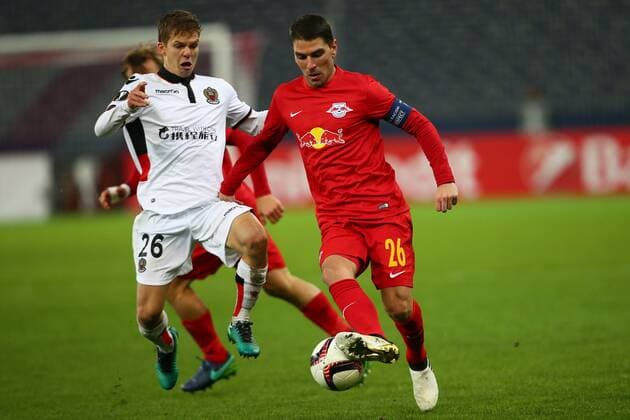 SOCCER - EL, RBS vs Nice SALZBURG,AUSTRIA,20.OCT.16 - SOCCER - UEFA Europa League, group stage, Red Bull Salzburg vs OGC Nice. Image shows Jonatan Soriano (RBS) and Vincent Koziello (Nice). GEPAxpictures xFelixxRoittner