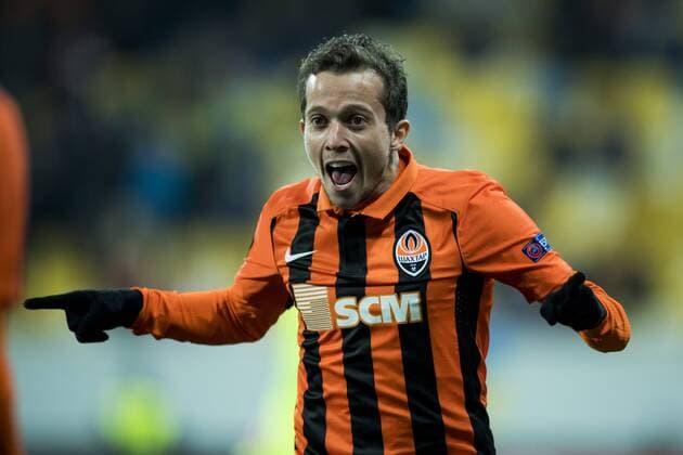 Bilder des Tages - SPORT Shakhtar Donetsk s midfielder Bernard celebrates after scoring during a third game of the group stage (group H) of the Europa League competition between Ukraine club Shaktar Donetsk and Belgian soccer team KAA Gent, Thursday 20 October 2016, in Lviv, Ukraine. JASPERxJACOBS  x04962479x
