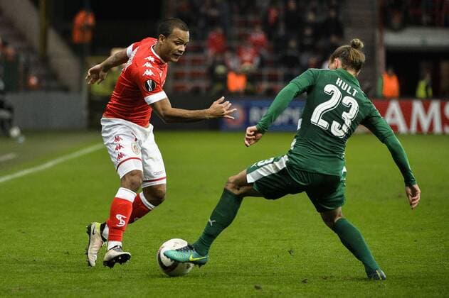 Standard s Matthieu Dossevi and Panathinaikos midfielder Niklas Hult pictured during a third game of the group stage (group G) of the Europa League competition between Belgian soccer team Standard de Liege and Greek soccer team Panathinaikos, Thursday 20 October 2016, in Liege. NICOLASxLAMBERT  x04962506x