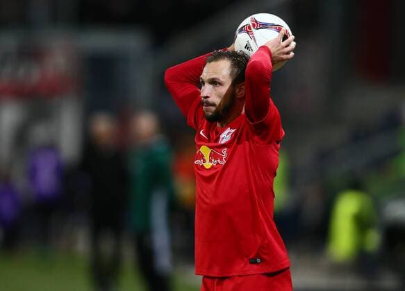 SOCCER - EL, RBS vs Nice SALZBURG,AUSTRIA,20.OCT.16 - SOCCER - UEFA Europa League, group stage, Red Bull Salzburg vs OGC Nice. Image shows Andreas Ulmer (RBS). GEPAxpictures xFelixxRoittner