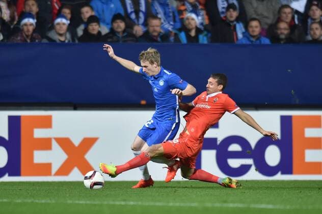 Petr Sevcik, left, of Liberec and Sebastian Cristoforo of Fiorentina in action during the European Football League third round group J match FC Slovan Liberec vs ACF Fiorentina in Liberec, Czech Republic, October 20, 2016. (CTKxPhoto RadekxPetrasek) CTKPhotoP201610201063601  PER_2681