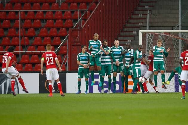 Standard s Ishak Belfodil scores a goal during a third game of the group stage (group G) of the Europa League competition between Belgian soccer team Standard de Liege and Greek soccer team Panathinaikos, Thursday 20 October 2016, in Liege. BRUNOxFAHY  x04962522x
