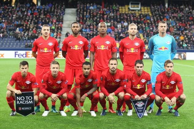 SOCCER - EL, RBS vs Nice SALZBURG,AUSTRIA,20.OCT.16 - SOCCER - UEFA Europa League, group stage, Red Bull Salzburg vs OGC Nice. Image shows Josip Radosevic, Andre Wisdom, Paulo Miranda,Konrad Laimer and Alexander Walke (last row); Marc Rzatkowski, Stefan Lainer, Valentino Lazaro, Andreas Ulmer, Jonatan Soriano and Frederik Gulbrandsen (front row RBS). Keywords: teamphoto. GEPAxpictures xFelixxRoittner