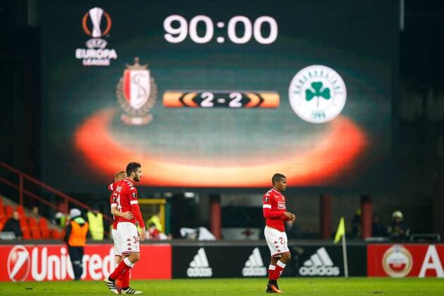 Standard s players look dejected after a third game of the group stage (group G) of the Europa League competition between Belgian soccer team Standard de Liege and Greek soccer team Panathinaikos, Thursday 20 October 2016, in Liege. BRUNOxFAHY  x04962573x