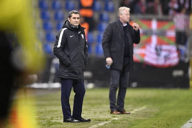 Athletic s head coach Spanish Ernesto Valverde and Genk s head coach Peter Maes pictured during a third game of the group stage (group F) of the Europa League competition between Belgian soccer team RC Genk and Portuguese soccer team Athletic Bilbao, Thursday 20 October 2016, in Genk. YORICKxJANSENS  x04962623x