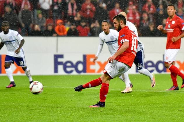 GER, UEFA EL, Mainz 05 (GER) vsÊÊRSC Anderlecht (BEL) 20.10.2016, Opel-Arena, Mainz, GER, UEFA EL, Mainz 05 (GER) vsÊÊRSC Anderlecht (BEL), im Bild Yunus Malli ( 10, FSV Mainz) trifft per Elfmeter das Tor zum 1:0 Foto © nordphoto Fabisch nordphotox xFabisch