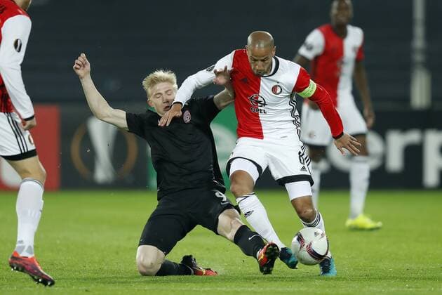 (L-R) Vladyslav Kulach of FC Zorya Luhansk, Karim El Ahmadi of Feyenoordduring the Europa League group A match between Feyenoord and Zorya Luhansk on October 20, 2016 at the Kuip stadium in Rotterdam, The Netherlands. Feyenoord v Zorya Luhansk UEFA Europa League 2016 2017 xVIxxIVx 6431383