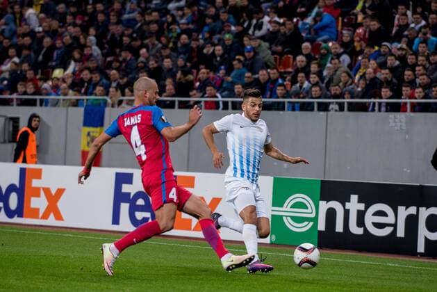 UEFA Europa League 2016-2017, Group L game between FC Steaua Bucharest ROU and FC Zurich (SUI) October 2016 October 20, 2016: Gabriel Tamas 4 of FC Steaua Bucharest and Roberto Rodriguez 34 of FC Zurich in action during the UEFA Europa League 2016-2017, Group L game between FC Steaua Bucharest ROU and FC Zurich (SUI) at National Arena, Bucharest, Romania ROU. Foto: