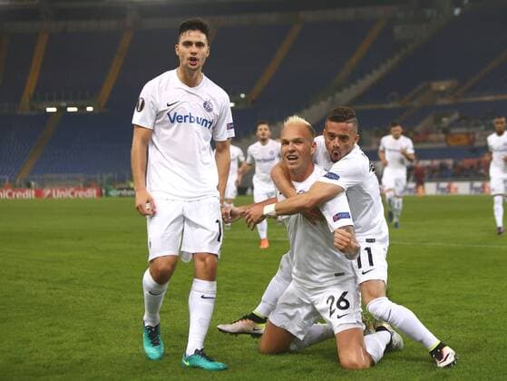 SOCCER - EL, Roma vs A.Wien ROME,ITALY,20.OCT.16 - SOCCER - UEFA Europa League, group stage, AS Roma vs FK Austria Wien. Image shows the rejoicing of Tarkan Serbest, Raphael Holzhauser and Lucas Venuto (A.Wien). GEPAxpictures xChristianxOrt