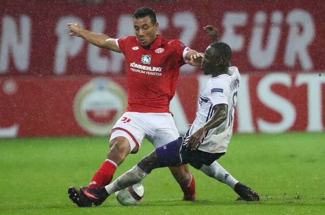 Mainz midfielder Karim Onisiwo and Anderlecht s Frank Acheampong fight for the ball during a third match of the group stage (group C) of the Europa League competition between German club FSV Mainz and Belgian soccer team RSC Anderlecht, Thursday 20 October 2016, in Mainz, Germany. VIRGINIExLEFOUR  x04962687x