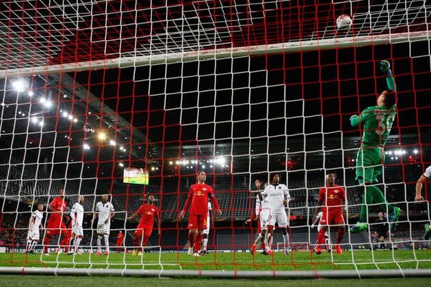 SOCCER - EL, RBS vs Nice SALZBURG,AUSTRIA,20.OCT.16 - SOCCER - UEFA Europa League, group stage, Red Bull Salzburg vs OGC Nice. Image shows Yoan Cardinale (Nice). Keywords: netcam. GEPAxpictures xFelixxRoittner