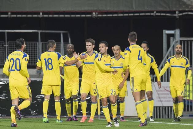 Maccabi Tel Aviv FC celebrate a goalduring the UEFA Europa League group D match between AZ Alkmaar and Maccabi Tel Aviv on October 20, 2016 at the AFAS stadium in Alkmaar, The Netherlands. AZ v Maccabi Tel Aviv UEFA Europa League 2016 2017 xVIxGerritxvanxKeulenxIVx 6431657