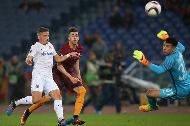 20.10.2016. Rome, Italy. UEFA Europa League group stages. Roma versus Austria Vienna. El Shaarawy shoots and scores the winning goal for 2-1 in the 34th minute of the match xmarcoxiacobuccix  ActionPlus11802252