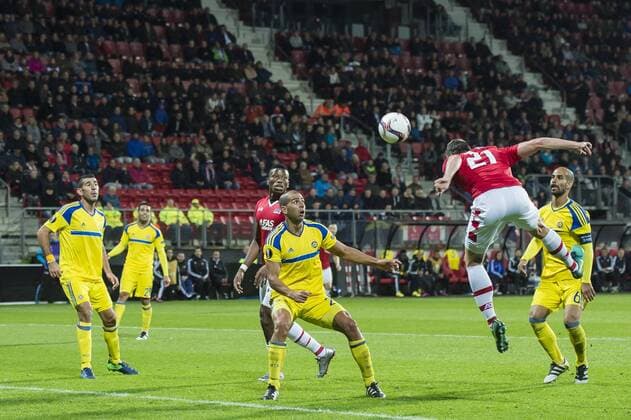 Robert Muhren of AZ Alkmaar scoresduring the UEFA Europa League group D match between AZ Alkmaar and Maccabi Tel Aviv on October 20, 2016 at the AFAS stadium in Alkmaar, The Netherlands. AZ v Maccabi Tel Aviv UEFA Europa League 2016 2017 xVIxGerritxvanxKeulenxIVx 6432096